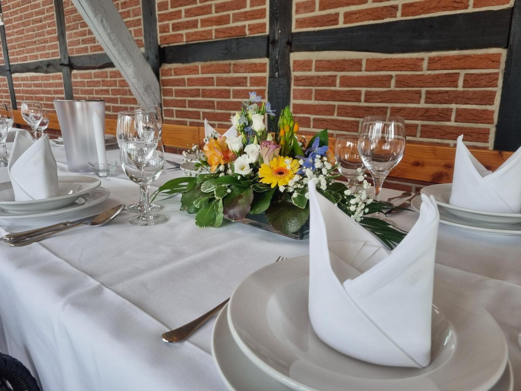 Bennetts Restaurant Und Hotel Wittingen Екстер'єр фото