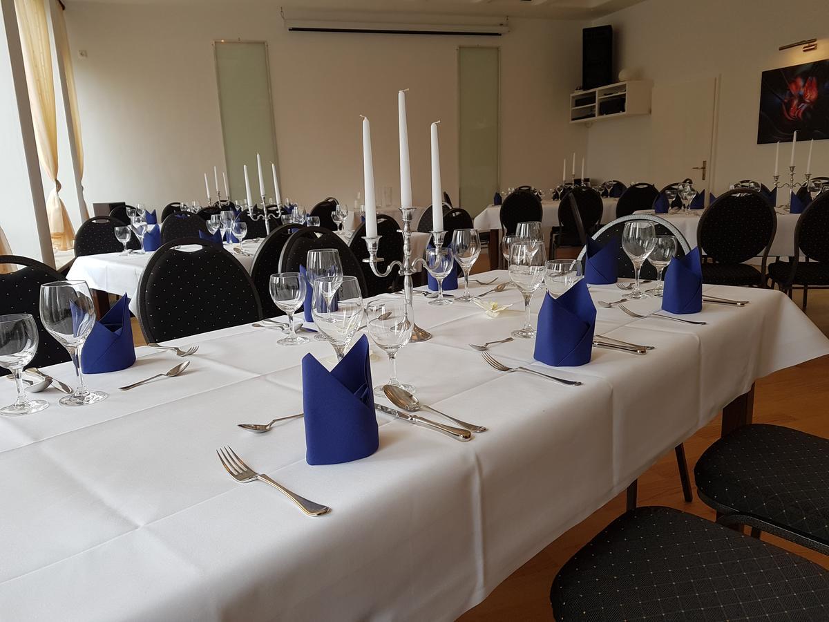 Bennetts Restaurant Und Hotel Wittingen Екстер'єр фото