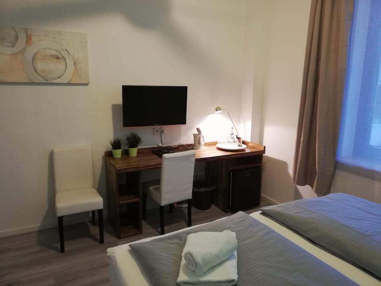 Bennetts Restaurant Und Hotel Wittingen Екстер'єр фото