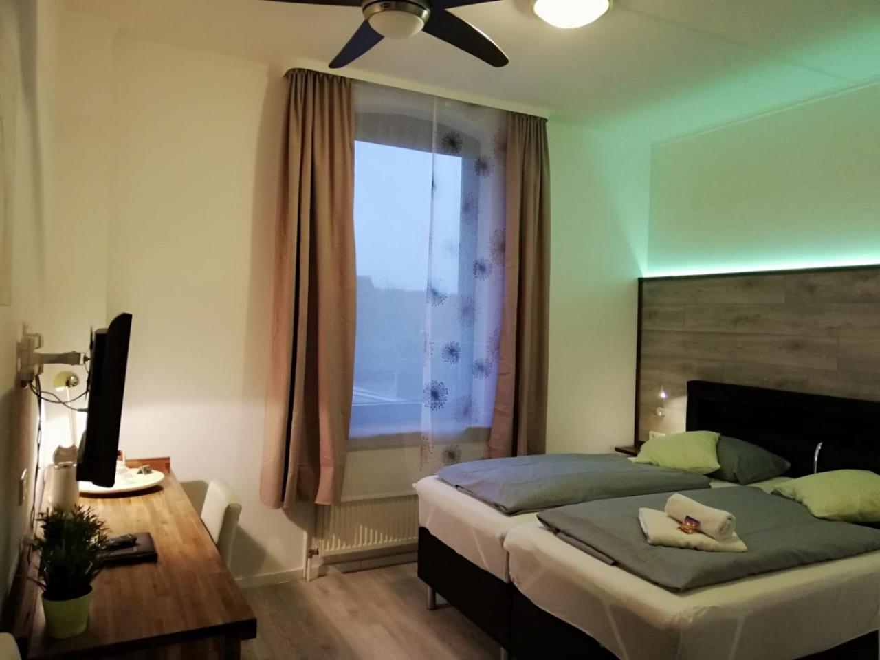 Bennetts Restaurant Und Hotel Wittingen Екстер'єр фото
